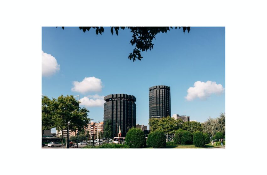CaixaBank refuerza su liderazgo en factoring y confirming en España tras gestionar 70.931 millones de euros en 2025, con crecimiento en pagos y empresas.