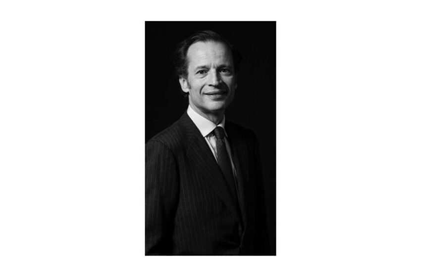 Intesa Sanpaolo analiza la adquisición de Singular Bank, controlado por Warburg Pincus, para reforzar su negocio de banca privada en España.