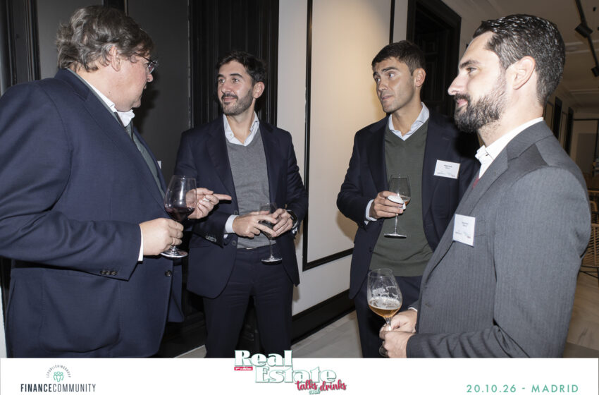 Talks_and_drinks_241