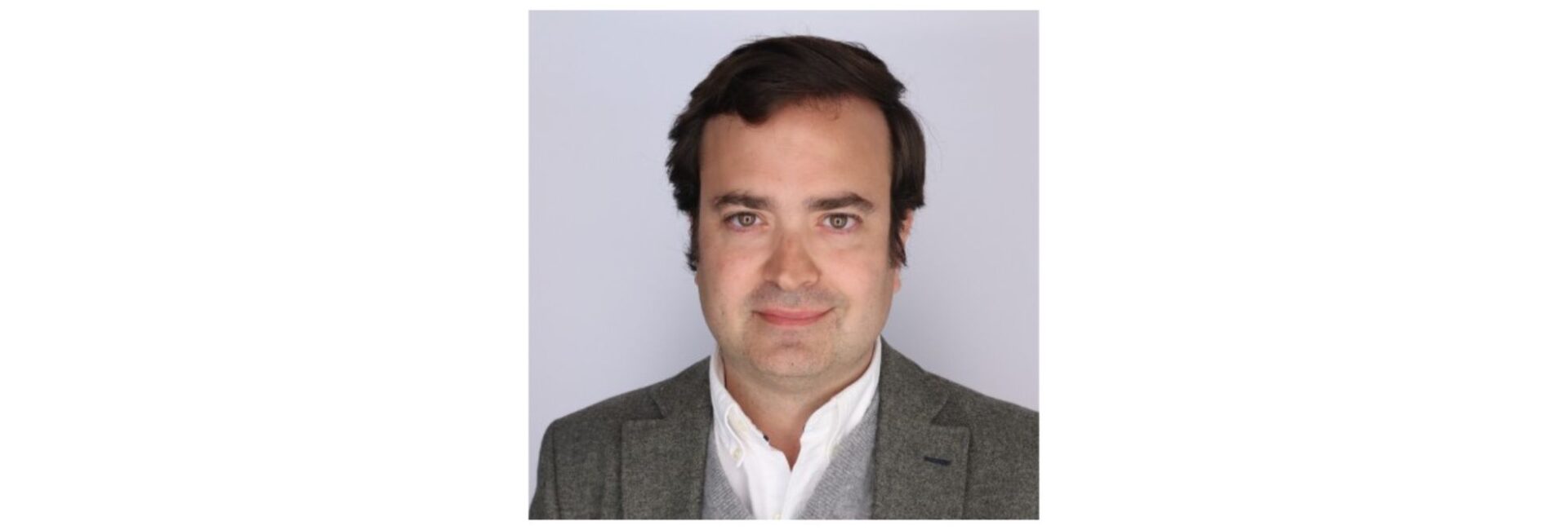 Santander incorpora a Santiago Bau, ex CEO de El Corte Inglés y directivo de Goldman Sachs, para reforzar su división de Tecnología y Operaciones.